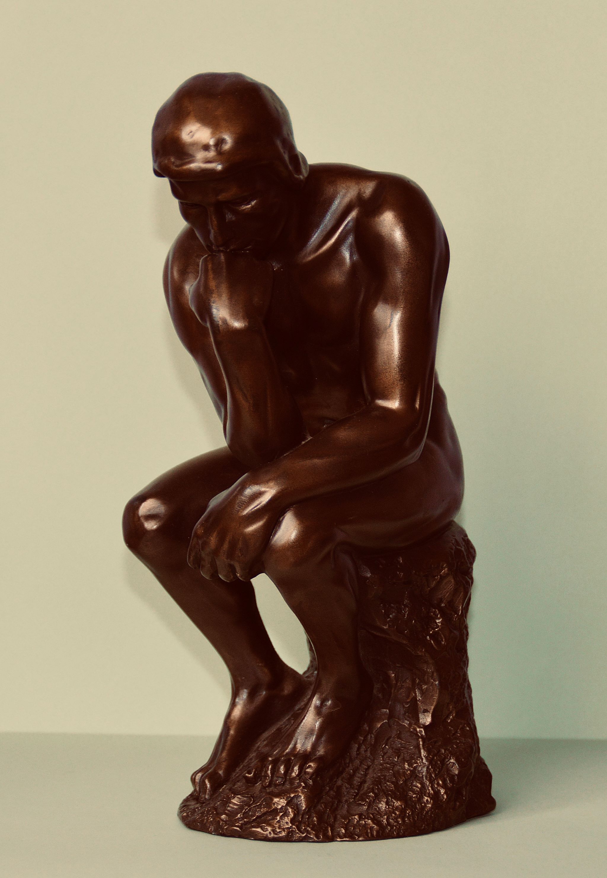 Beeldje van de denker